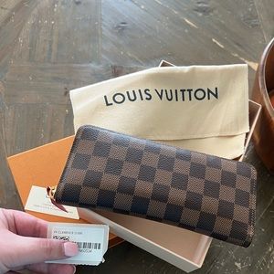 Authentic Used Louis Vuitton Clémence Wallet